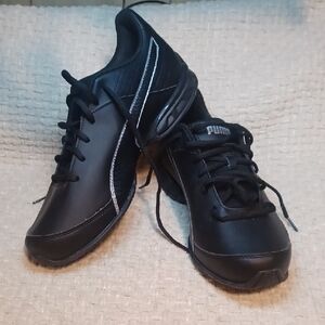 NWOB Puma Men's Black Athletic Shoes
